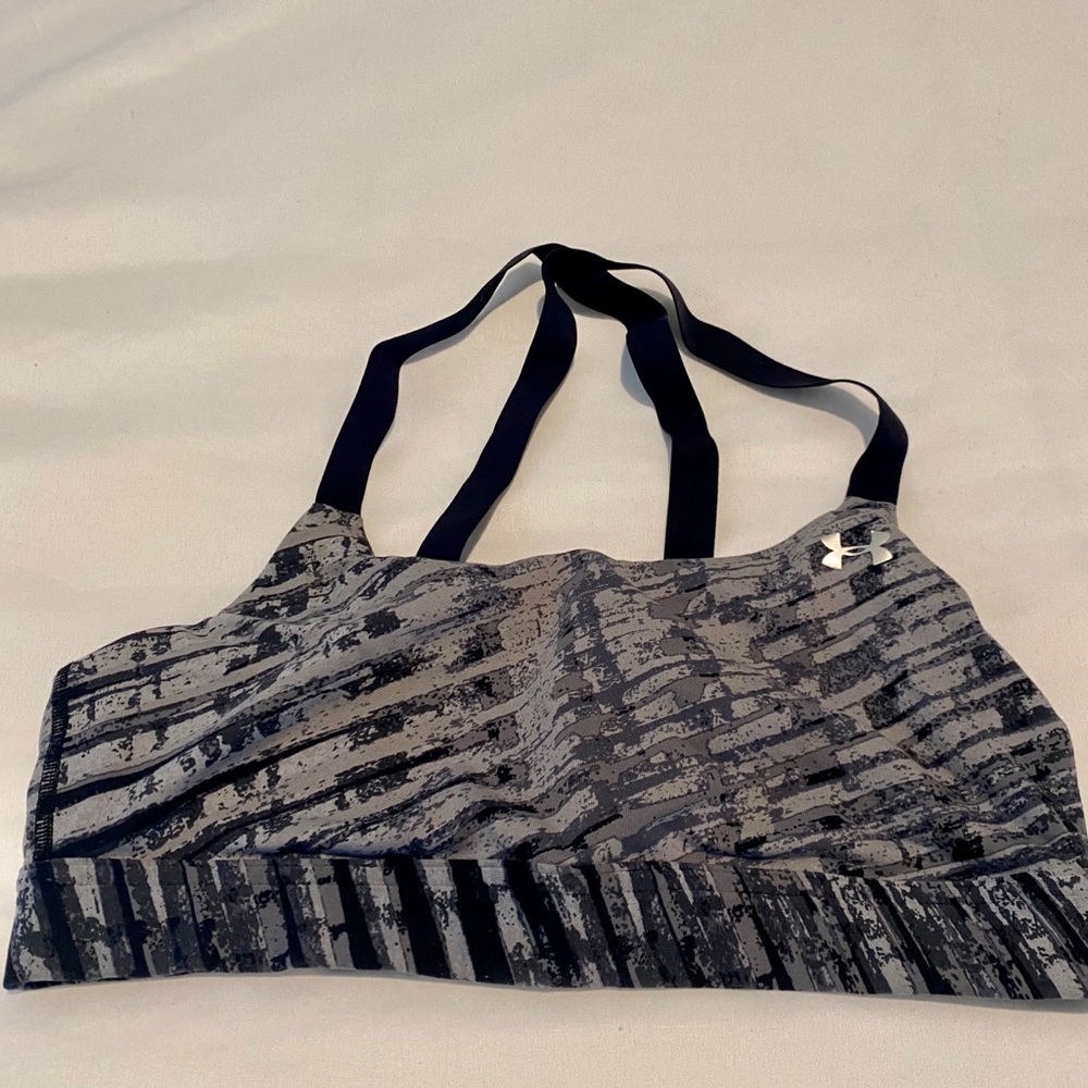 3 sports bras bundle in size M (VS & Underarmour)